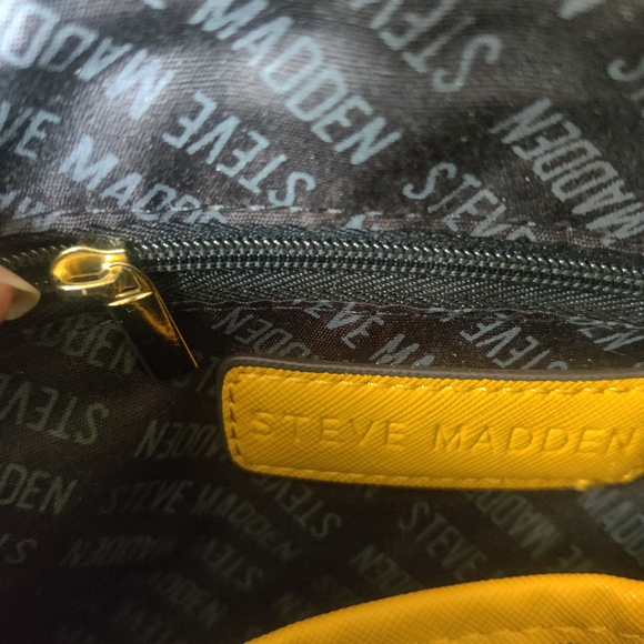 Steve Madden Yellow Crossbody Bag - Picture 5 of 8